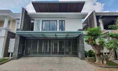 Rumah Dijual di Jl Villa Royal