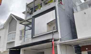 Perumahan 3 Lantai Bebas Desain dekat Sarijadi Bandung, Free Arsitek