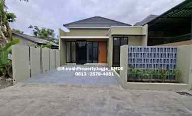 Rumah Cantik Modern dekat SPBU Balecatur Gamping Sleman