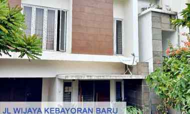 Dijual Rumah Area Komersil di jl Wijaya Kebayoran Baru Jakarta Selatan