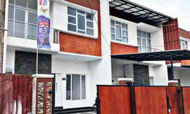 Aldiva 2 Townhouse Mustikajaya Bekasi Kota Rumah Modern Mewah