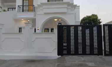 Rumah Mewah Disain Classic Modern di Kembangan Jakarta Barat