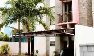 Rumah Area Jakarta Selatan dekat Pasar Kebayoran Lama Bebas Banjir