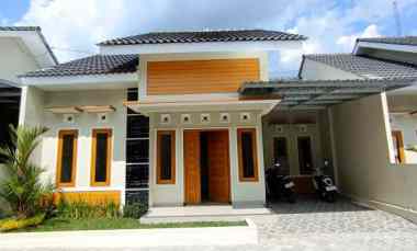 dijual rumah kadisoka