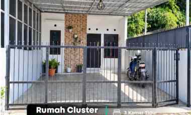 Rumah 2 Lantai 3 Kamar di Selomartani, Kalasan, Sleman 450 meter Kant