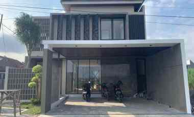 Jual Rumah Modern 2 Lantai Full Furnished dekat dengan Ponpes Gus Mift