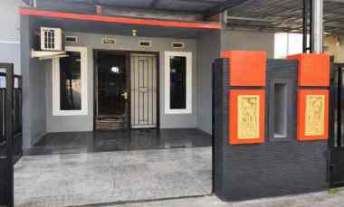 Rumah Siap Huni Bonus Kolam Koi di Kaliabang Tengah Bekasi