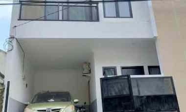 Rumah 2 lantai Plus Rooftop Eksklusif di Kalibata Pancoran Jakarta