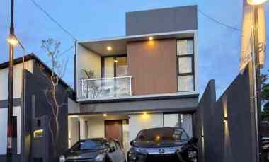 Rumah Baru Siap Huni Full Furnish di jl Kaliurang Desain Sangat Menari