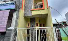 Rumah 2 Lantai Berpagar Row Jalan Lebar di Kapas Madya dekat Rungkut