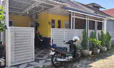 Rumah Strategis Siap Huni dekat Alun-alun Karanganyar Jawa Tengah