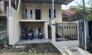 dijual rumah karanggawang