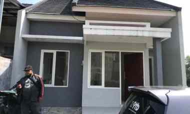 dijual rumah karangploso
