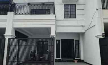 Rumah Baru Design Klasik dalam Komplek Kav DKI Pondok Kelapa Jaktim