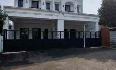 Rumah 2 Lantai Klasik Modern di Kav UI Barat Tanah Baru Depok