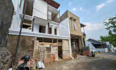 Dijual Rumah 3 Lantai Bangunan Baru Lokasi Kavling Mulyorejo Sukun Kot