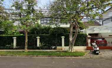 Rumah Secondary Semi Furnished dalam Komplek Tenang di Kayu Putih