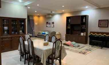 Jual Rumah Kontemporer di Kebon Kacang Selangkah dari GI, Tanah Abang