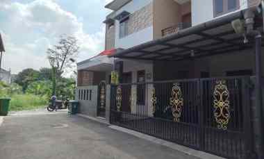 Rumah Secondary Full Furnished di Kelapa Dua Wetan Ciracas