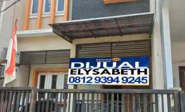 Dijual Cepat, Rumah 2 Lantai, Bagus, sudah Renov, Kelapa Gading