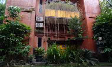 Rumah 2 Lantai Luas 300m dekat Stadion Maguwo Sekolah Favorit