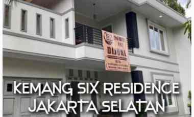 Dijual Rumah dalam Town House Exclusif di Kemang Jakarta Selatan