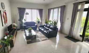 Jual Rumah Bagus 3 Lantai Bangunan Terawat di Kemanggisan -Ada Rooftop