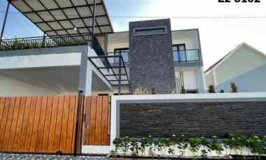 Rumah Semi Villa Full Furnished Strategis di Karangploso Malang