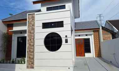 Rumah Baru Siap Huni Selatan Terminal Giwangan. 2 km dari Ringroad Sel