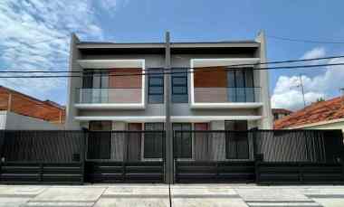 NEW Gress Rumah 2 Lantai Kertajaya Surabaya Timur, ROW 3 Mobil