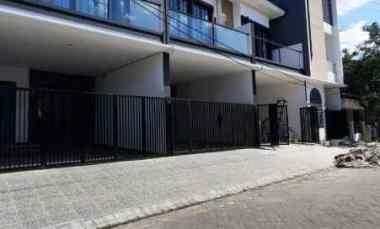 3 Unit Rumah Baru di Ketintang Surabaya dekat Ahmad Yani Row Jln 3 Mobil