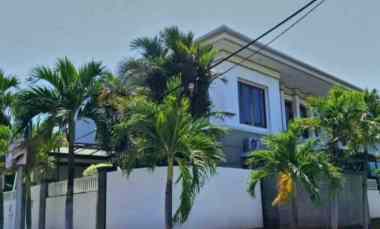 Rumah Hook 2 Lantai Furnish Siap Huni di Klampis Semolo