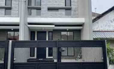 2 Unit Rumah Baru Gress 2 Lantai Klampis Semolo, Surabaya Timur