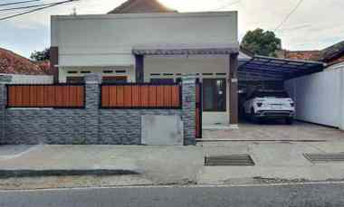 Rumah untuk Villa Guest House atau Home Stay di jl. Kol. Masturi Cimahi