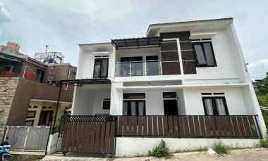 Rumah 2 Lantai Terawat dalam Komplek Asri di Cileunyi Bandung