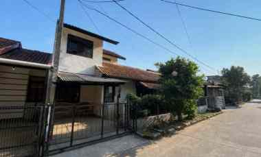 dijual rumah komplek arcamanik endah