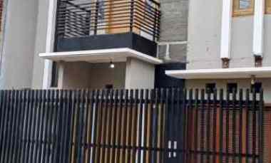 dijual rumah komplek buahbatu regency