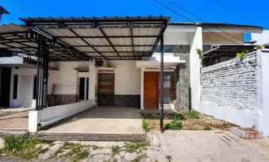 dijual rumah komplek buana soeta