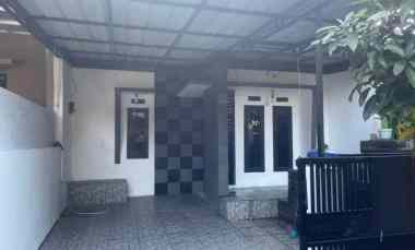 dijual rumah komplek bumi adipura