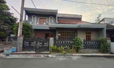 Dijual Rumah 2 Lantai Siap Huni Semi Furnished Lokasi Strategis