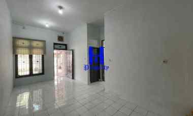 dijual rumah komplek cemara hijau