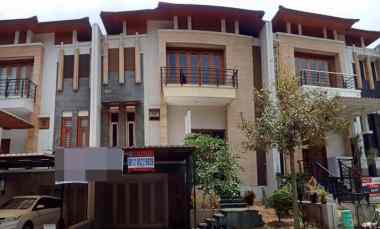 Rumah Elite Komplek De Bale Pakuan dekat Pusat Kota Bandung