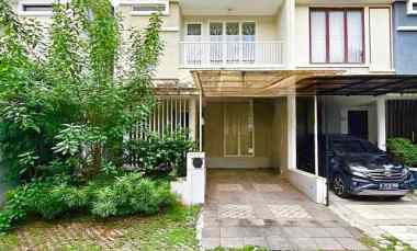 Lokasi Strategis Rumah Family Concept dengan Taman Asri di Discovery