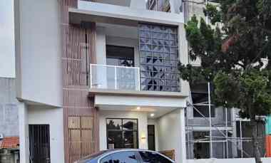 Rumah Gress Komplek Elit Singgasana Pradana Cluster Darmaloka Bandung