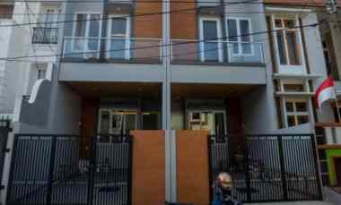 dijual rumah komplek gading imperial