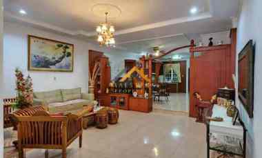 dijual rumah komplek griya riatur jl t