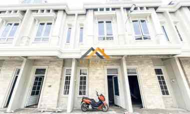 gambar dijual rumah komplek harmoni regency