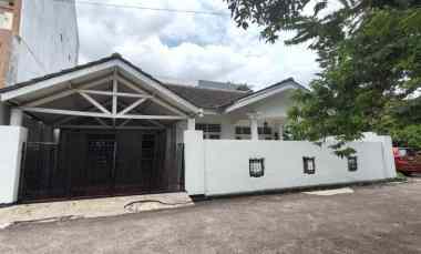 Rumah Dijual di Komplek Jatiwaringin Asri Pondok Gede Kota Bekasi