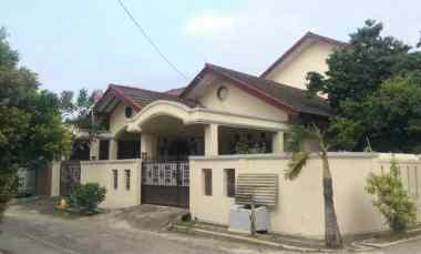 Rumah Dijual di Komplek Jatiwaringin Asri Pondok Gede Kota Bekasi