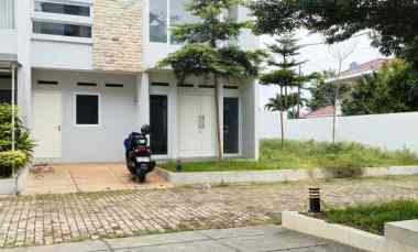 Rumah Dijual di Komplek Kavling Deplu Adam Malik